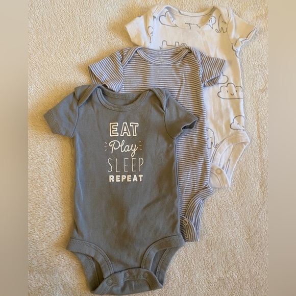 Carter’s Newborn Baby Matching Set! - Picture 3 of 6